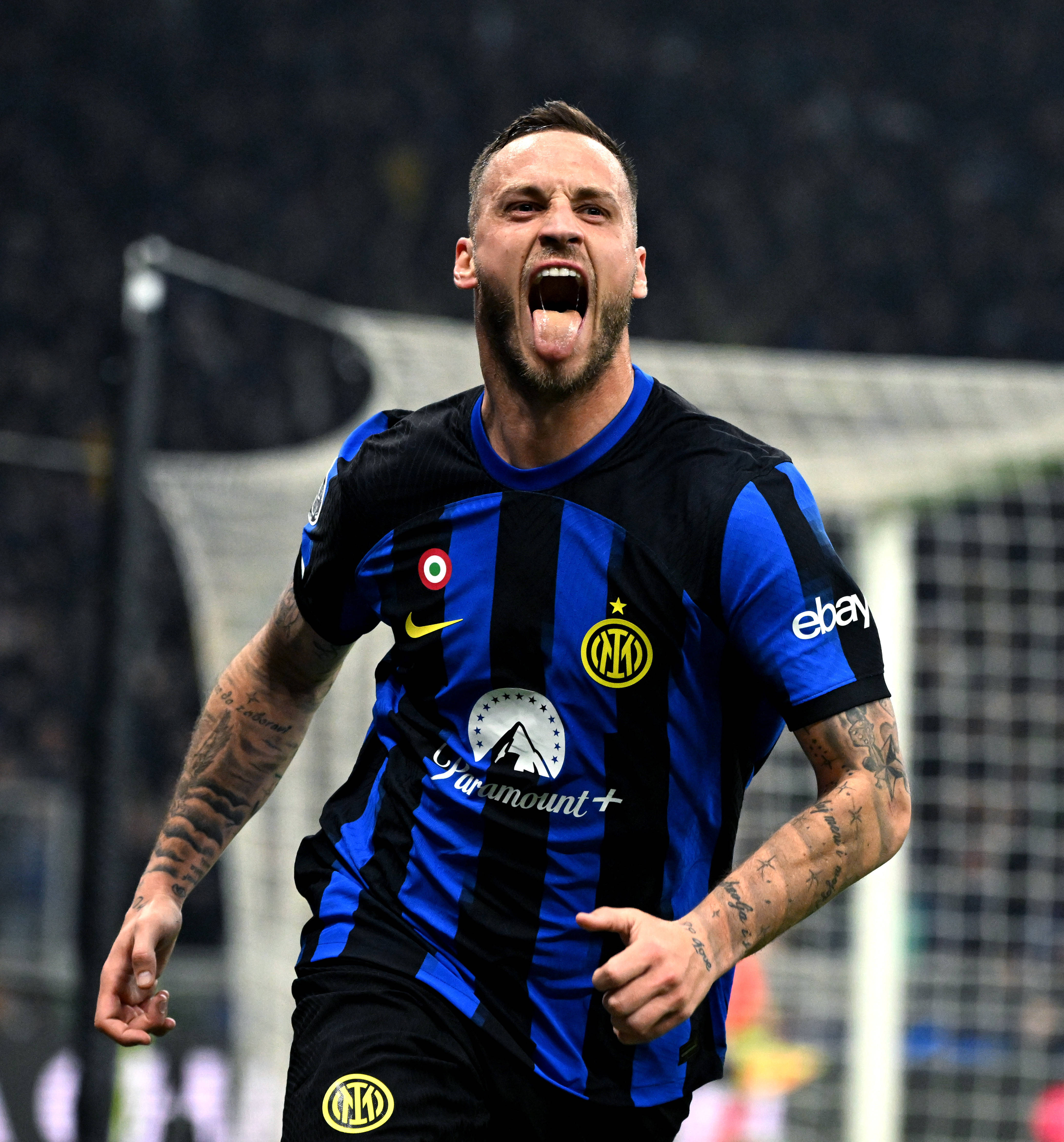 追平乔丹！穆雷生涯两次客场砍下50+且命中率超75%（穆雷追平乔丹纪录：生涯两度客场50+且命中率超75%）