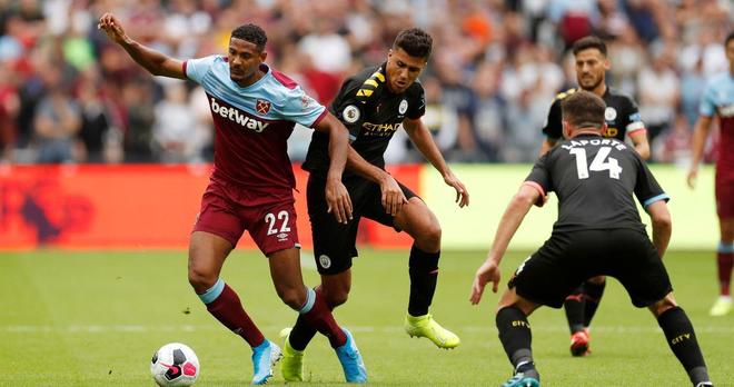 皇马3人染红！裁判报告曝光，2人或被禁赛2场，遭卡瓦哈尔嘲讽（皇马三将染红！裁判报告流出，两人或被停赛两场，卡瓦哈尔出言嘲讽）