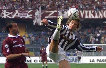 塞尔吉尼奥谈外号“塞鸟”：我像鸟一样，带着大家飞（塞尔吉尼奥解读“塞鸟”绰号：像鸟般带领球队起飞）