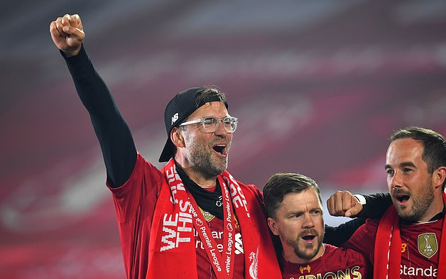 卡佩罗怒批利物浦争议点球，VAR判罚引争议