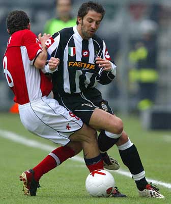 中国U20女足赴西班牙拉练名单：刘晨、周欣怡在列