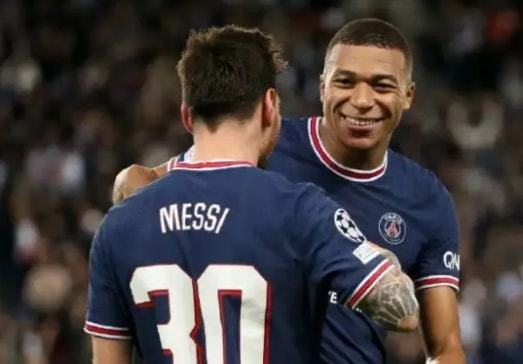 英超：曼联客场2-1击败莱斯特城（英超：曼联做客2-1战胜莱斯特城）