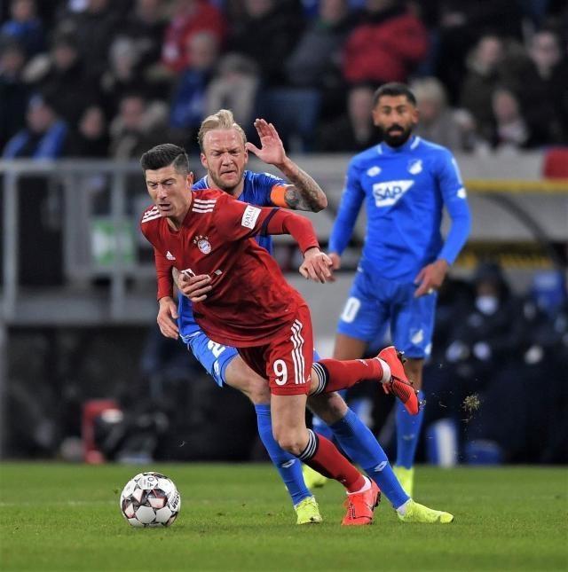 足球战术的新趋势：全能化（全能化引领足球战术新风向）