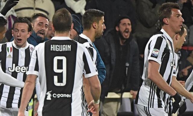 没射正，莱万是巴萨队史首位单赛季西甲两次罚点射偏的球员（莱万本季西甲两度点球射偏，成巴萨队史第一人）