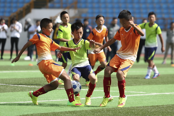 高层力挺斯洛特！利物浦敲定萨拉赫处罚，埃及球星恐无缘最后两战（利物浦高层力撑斯洛特，萨拉赫处罚敲定或缺席赛季末两战）