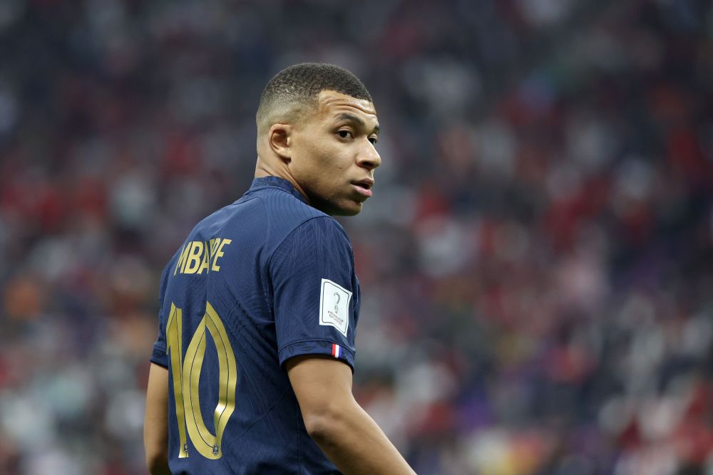 天空：曼联1月不会积极出售齐尔克泽，最近他发挥了一些作用（天空体育：曼联今冬不主动出售齐尔克泽，近期表现已有所贡献）