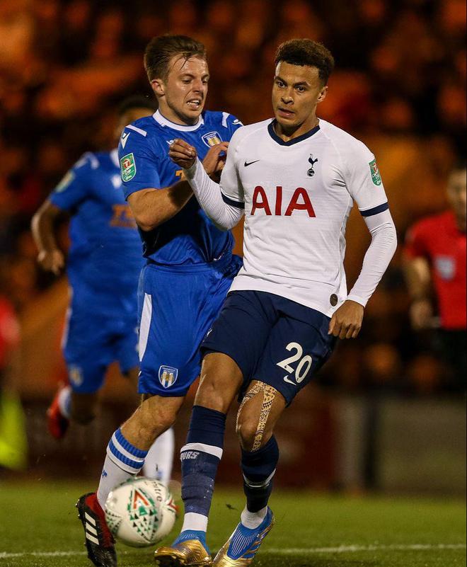 官方：沃尔夫斯堡43岁临时主帅鲍尔转正，签约至2027年（沃尔夫斯堡官宣：43岁临时主帅鲍尔扶正，合同至2027年）