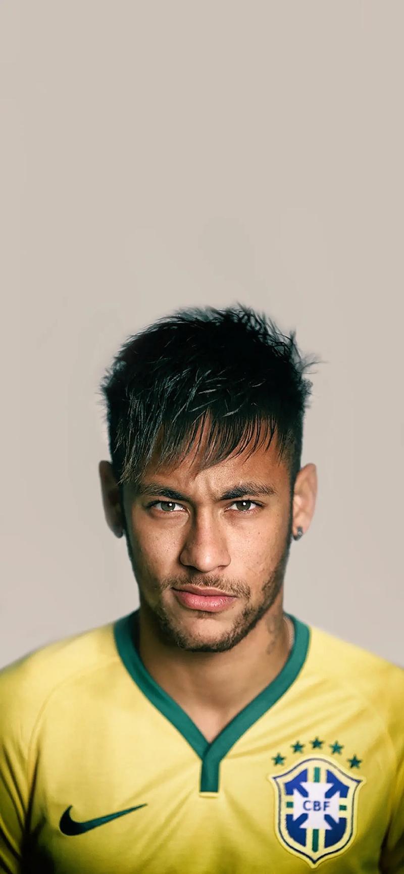 拜仁和曼联有意引进布莱顿中场巴莱巴（曼联、拜仁均有意签下布莱顿中场巴莱巴）