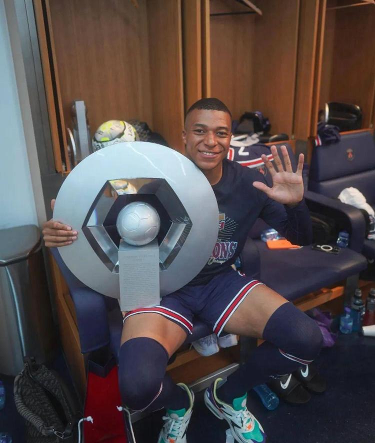 火箭本赛季第7次赢球净胜分20+，该数据领跑全联盟（火箭本季第7场20+分大胜，次数位列联盟第一）