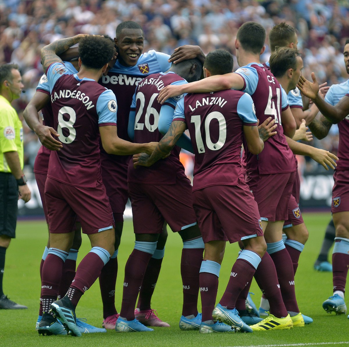 青训小将首次亮相即完成精彩助攻（青训新人处子秀献出精彩助攻）